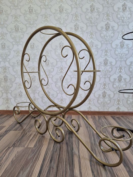 Металлдан жасалған гүл қойғыш