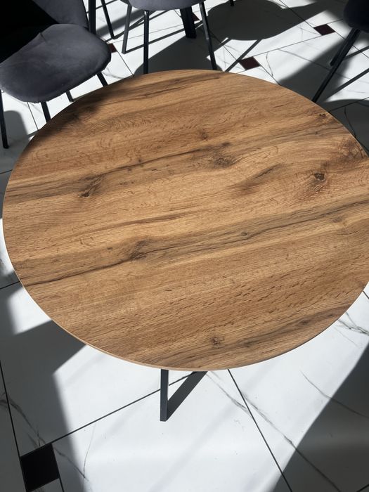 Продам стол круглый