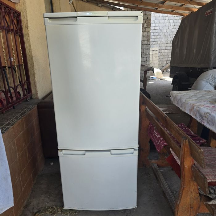 Холодильник бу Бирюса