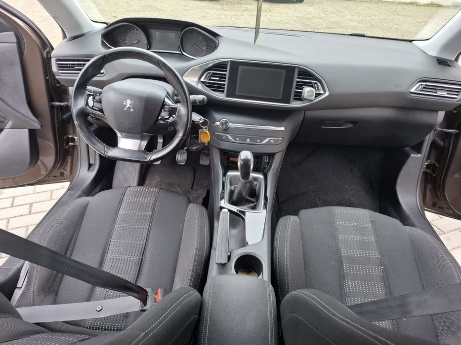 Vând peugeot 308 2015