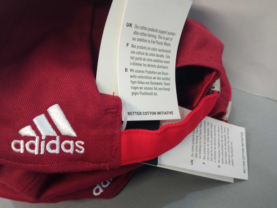 Adidas Bayern München.Шапки с козирка.Нови.Оригинал.