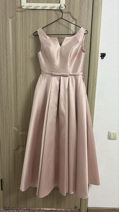 Платье вечернее элегантное