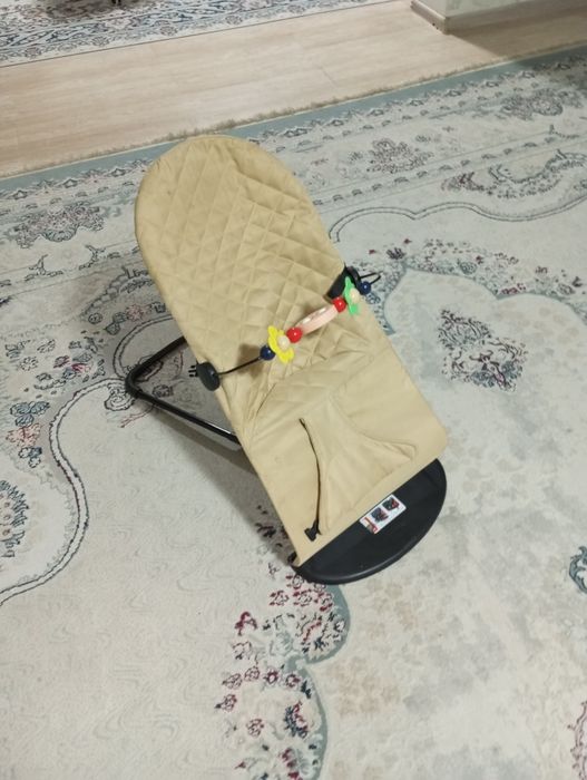 Шезлонг почти новый