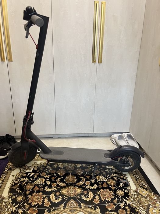 Самокат mi продам в хорошом состаяние