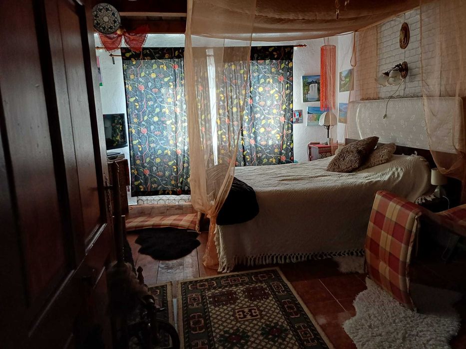 Casa cu gradina mare in Dostat , Alba
