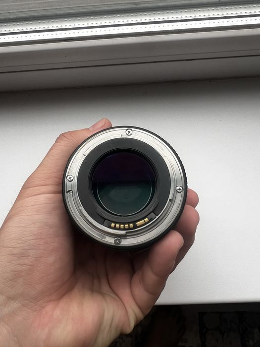 Продам 85мм для Canon