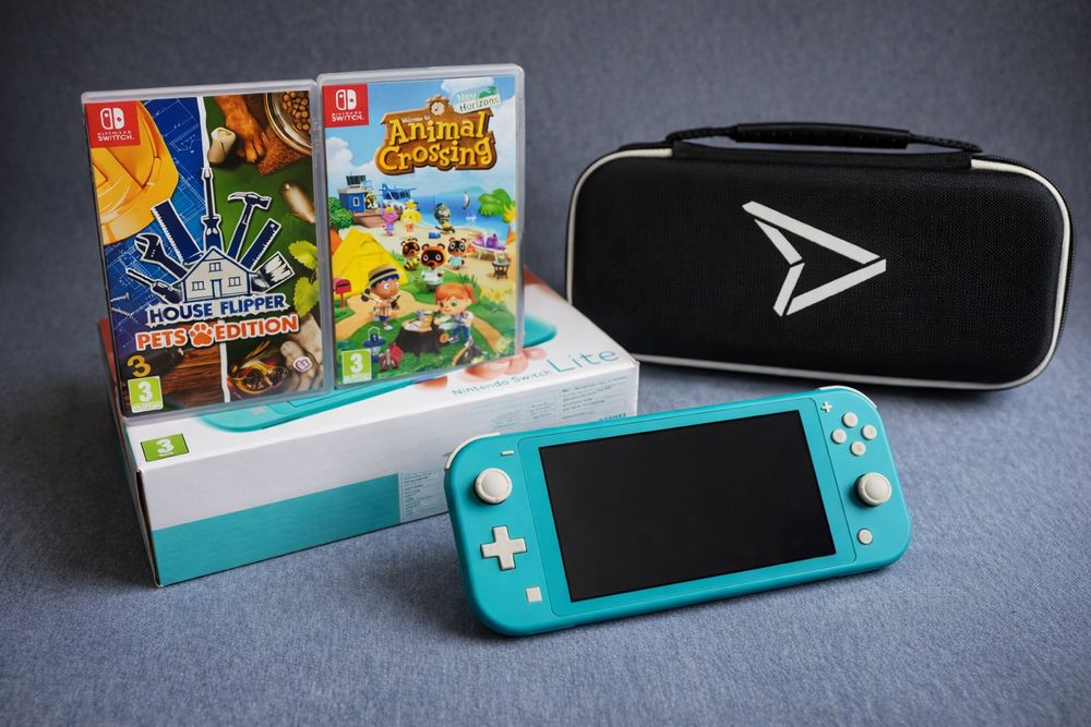 Nintendo Switch Lite + Animal Crossing+House Flipper + husă