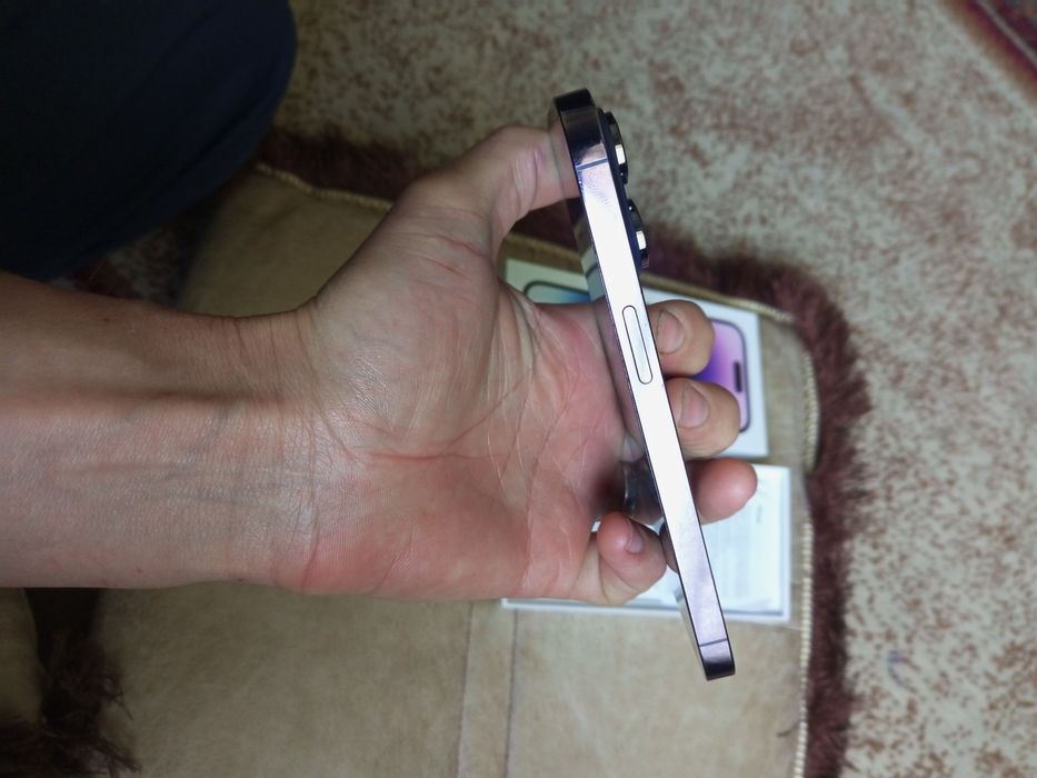 Продам iPhone 14 pro 128 Гб.
