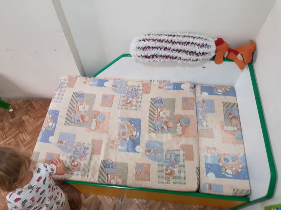 Раздвигающийся детский диванчик