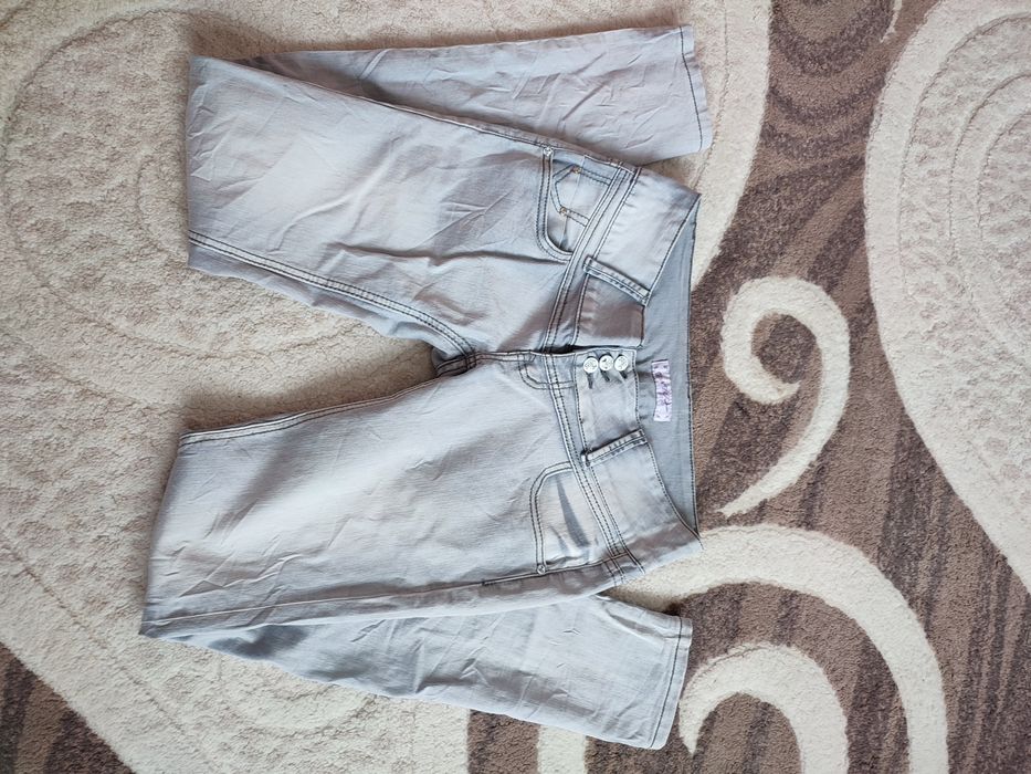 Дънки размер С/М - сини, сиви и черни