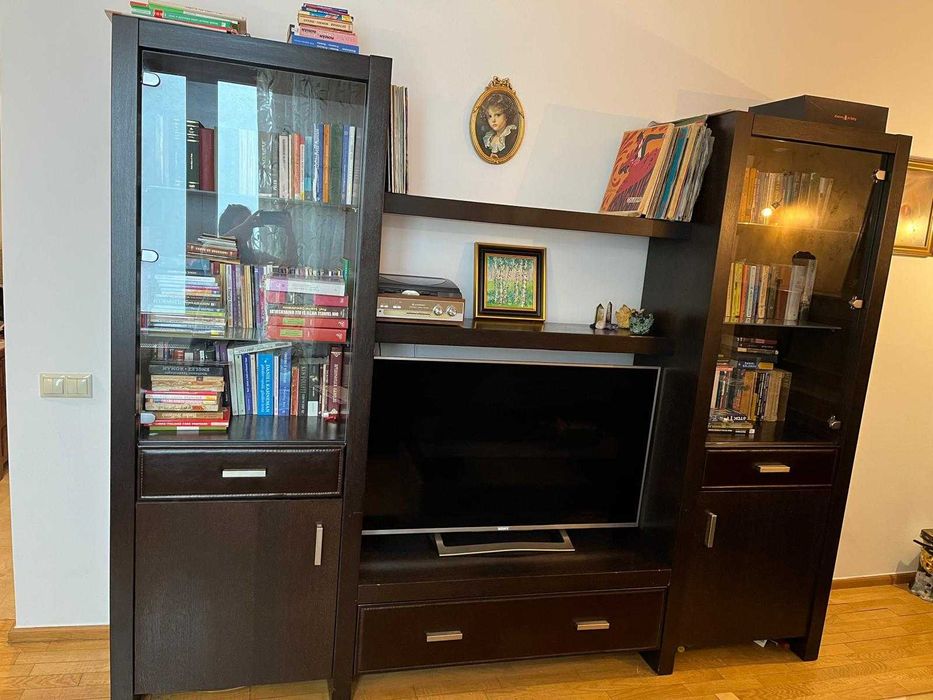 Mobilier birou Mobexpert , lemn masiv si piele naturala sertare , canapea  si fotoliu piele naturala identica cu sertarele .