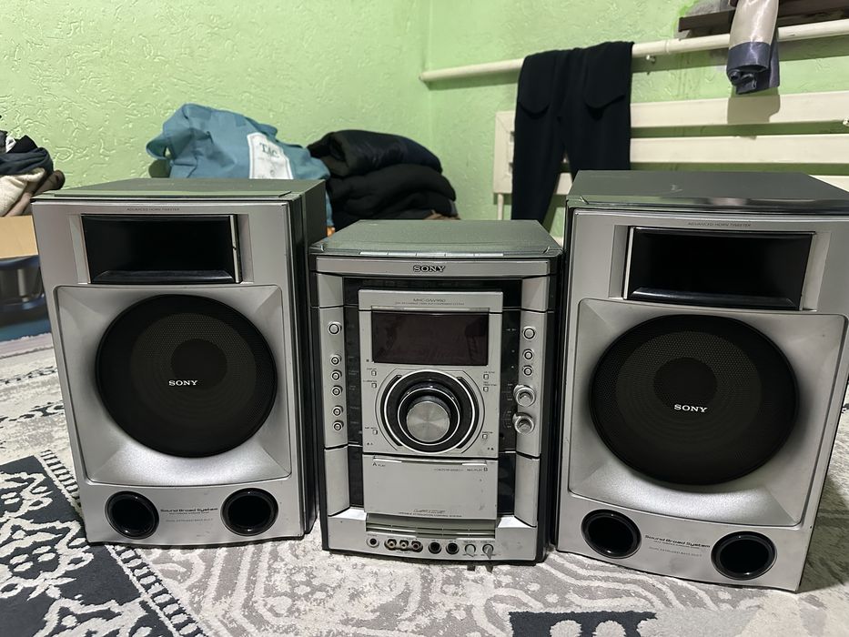 Музыкальный центр продается