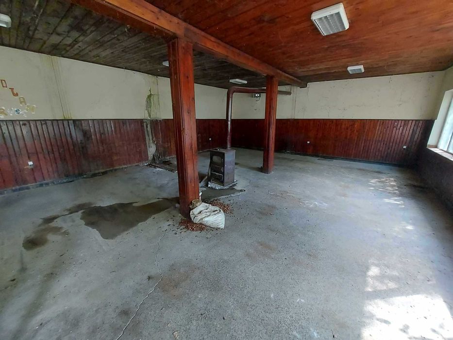 Търговски комплекс, с.Руец