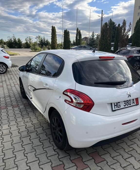Peugeot 208 2015-1.2 benzina