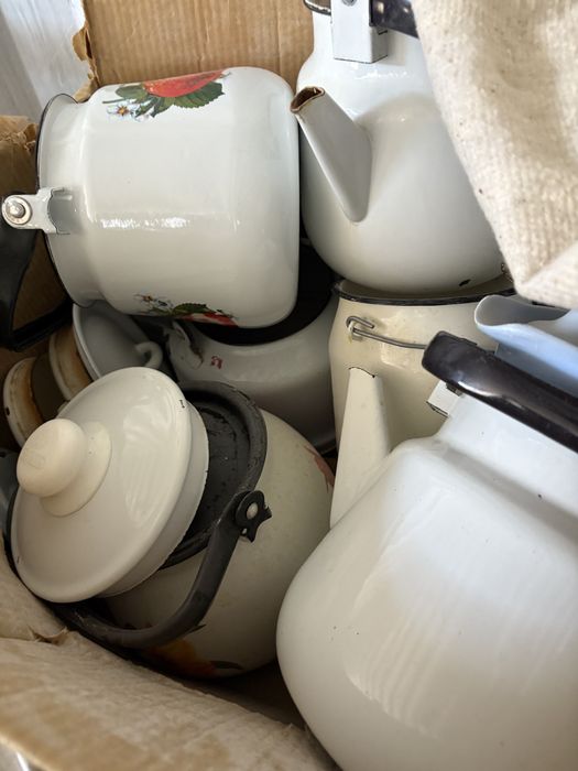 Продам чайники, тарелки