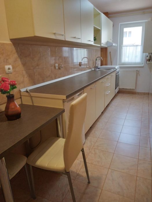 Vând apartament cu două camere