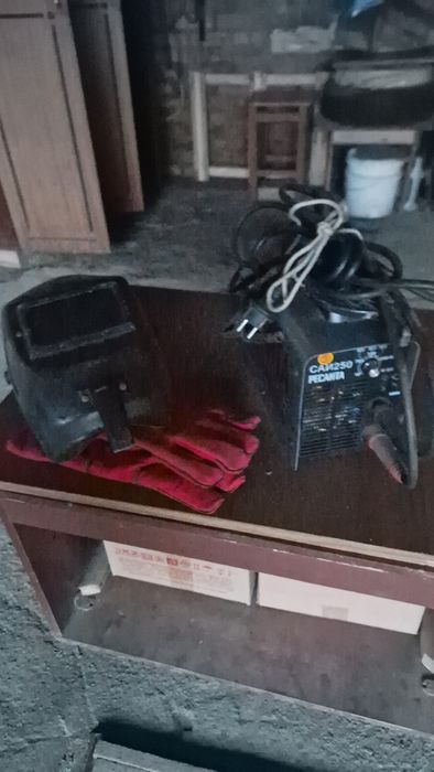 Сварочный аппарат инверторный "Ресанта" 250А