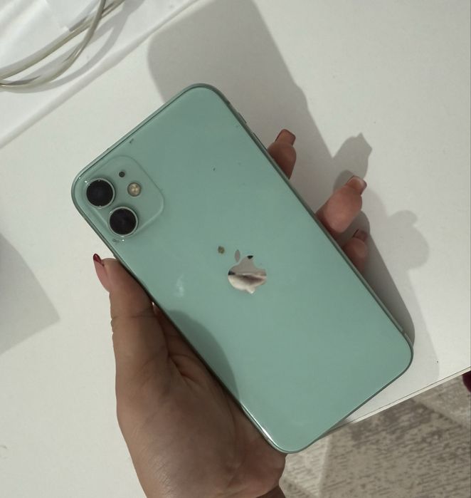 Айфон 11, 128гб Емкость 69