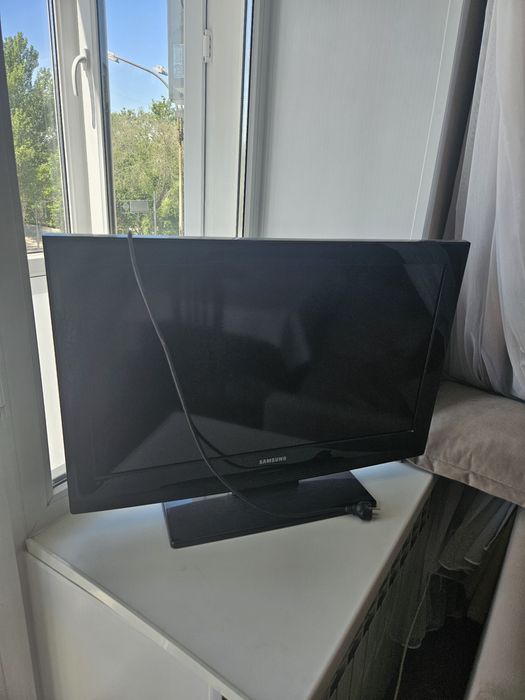 Продамт телевизор  Самсунг ж/к