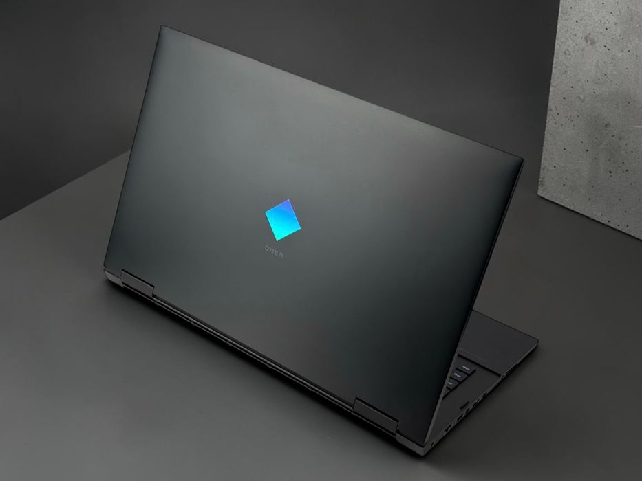 HP Omen 17" QHD 165Hz i9-11900h 32GB RAM 1TB SSD RTX 3080 16GB