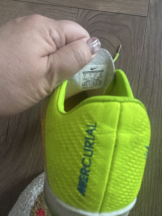 футбольные бутсы Nike