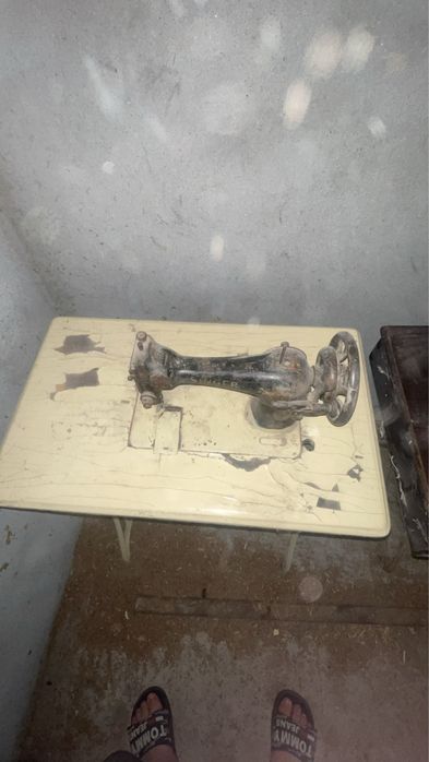 Masini de cusut Ileana si Zhinger