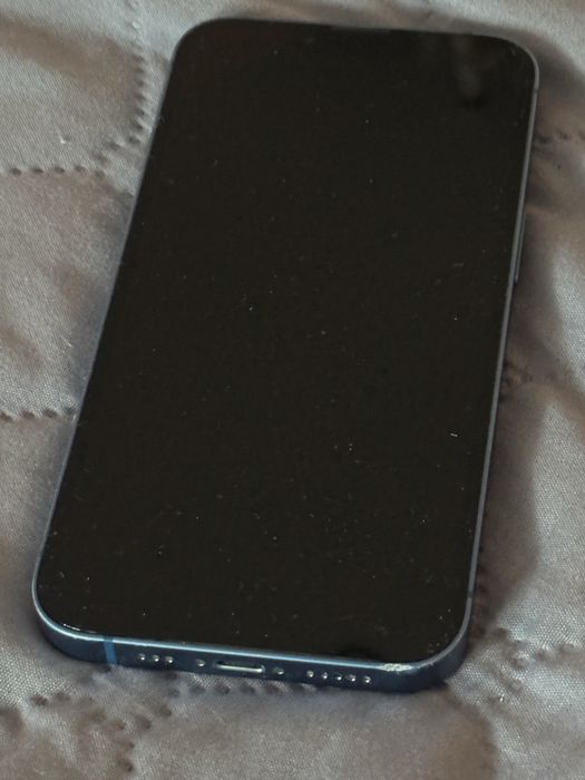 iPhone 13 256GB –   Син  Отлично техническо състояние