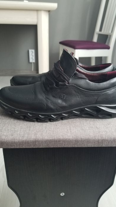 Vind pantofi din piele