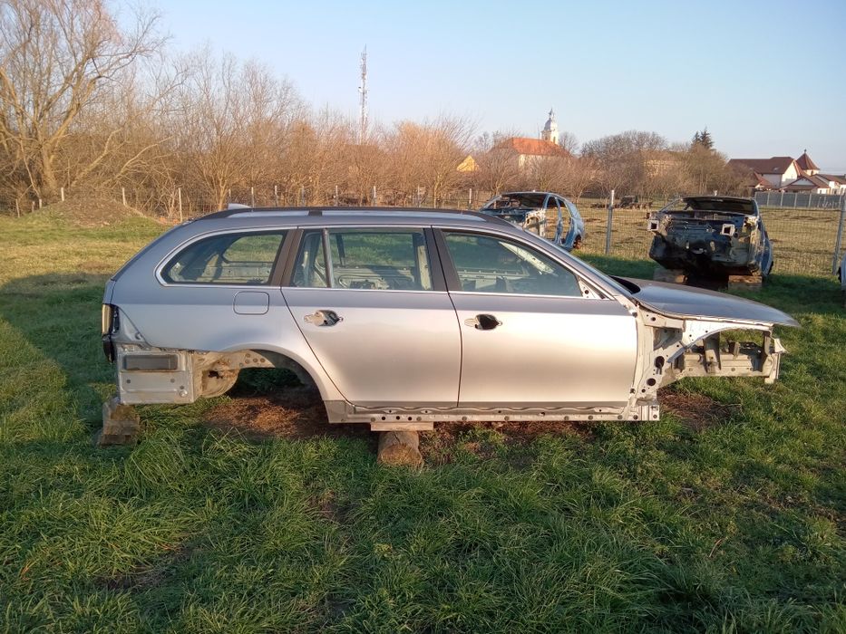 Vând piese auto pentru BMW E60 E61 2.5d an 2006