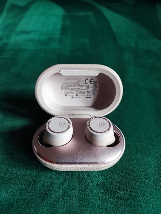 Casti wireless Bang&Olufsen Beoplay E8 (a 3 a generatie)