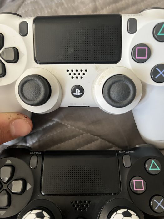 Playstation 4 + 2 геймпада