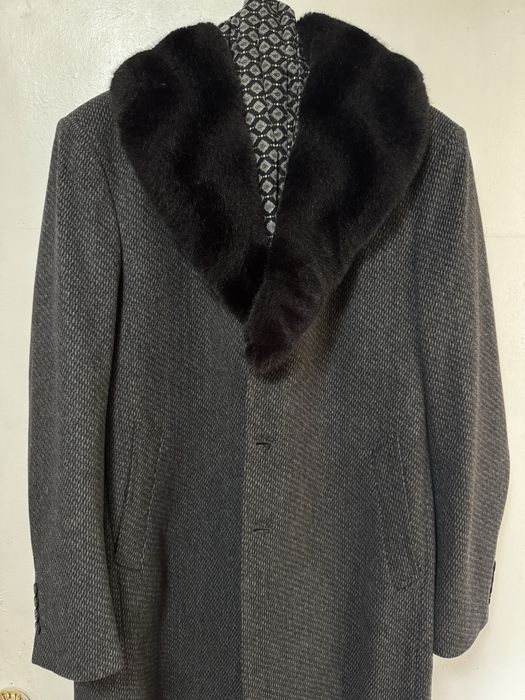 Продаю мужское пальто