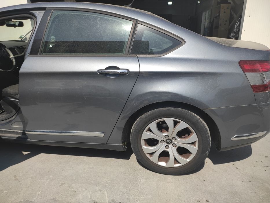 Reparam îndoituri ale caroseriei fără revopsire Pdr Ppf detailing