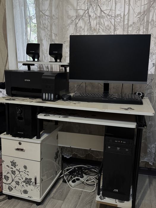Компьютерный комплект (ПК + монитор + системный блок+ принтер Епсон)