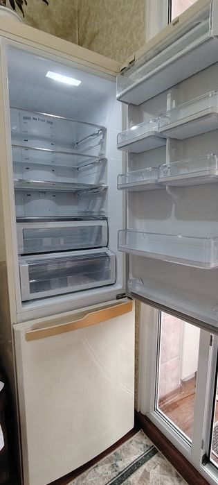Продам холодильник Самсунг, в отличном состоянии.