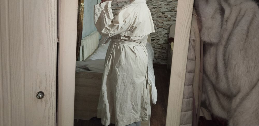 Белый тренч с поясом