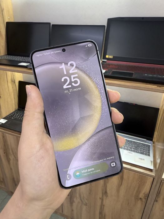 смартфон Samsung Galaxy S24