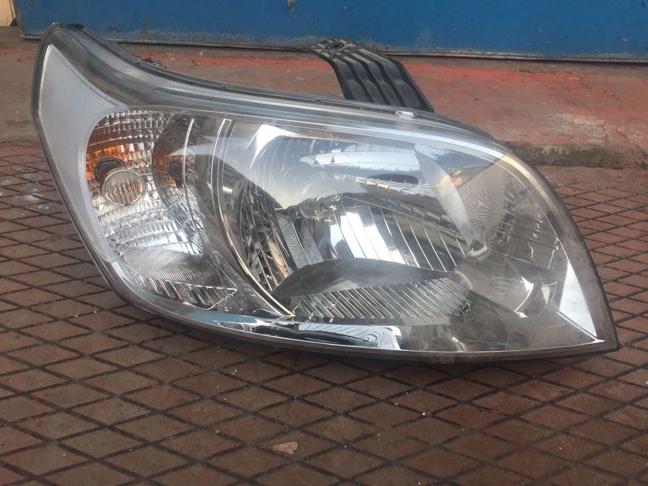 Продам фару правую  нексия 3 идеал