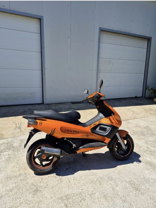 Vând Gilera runner 50