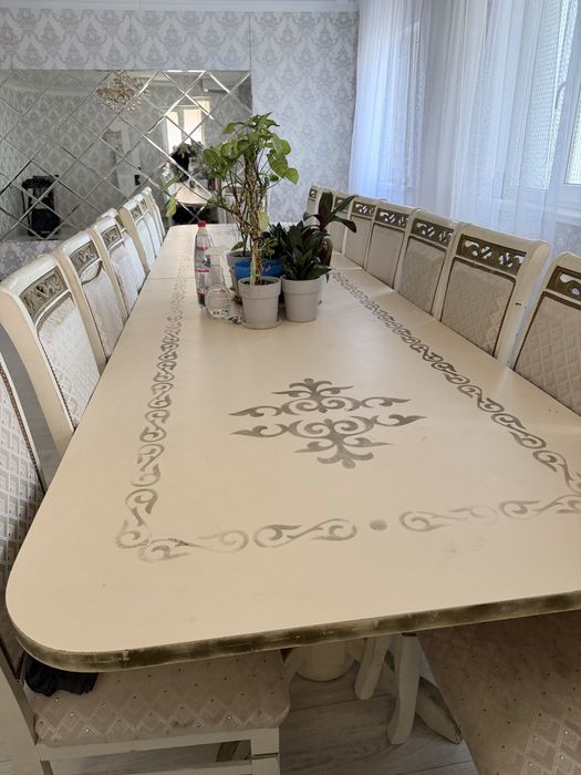 Продам стул 6 метр со стулями 20шт