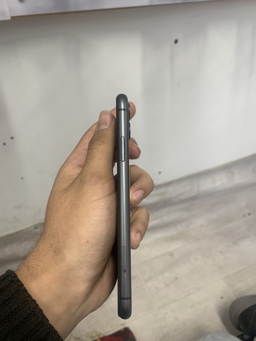 продам айфон  11