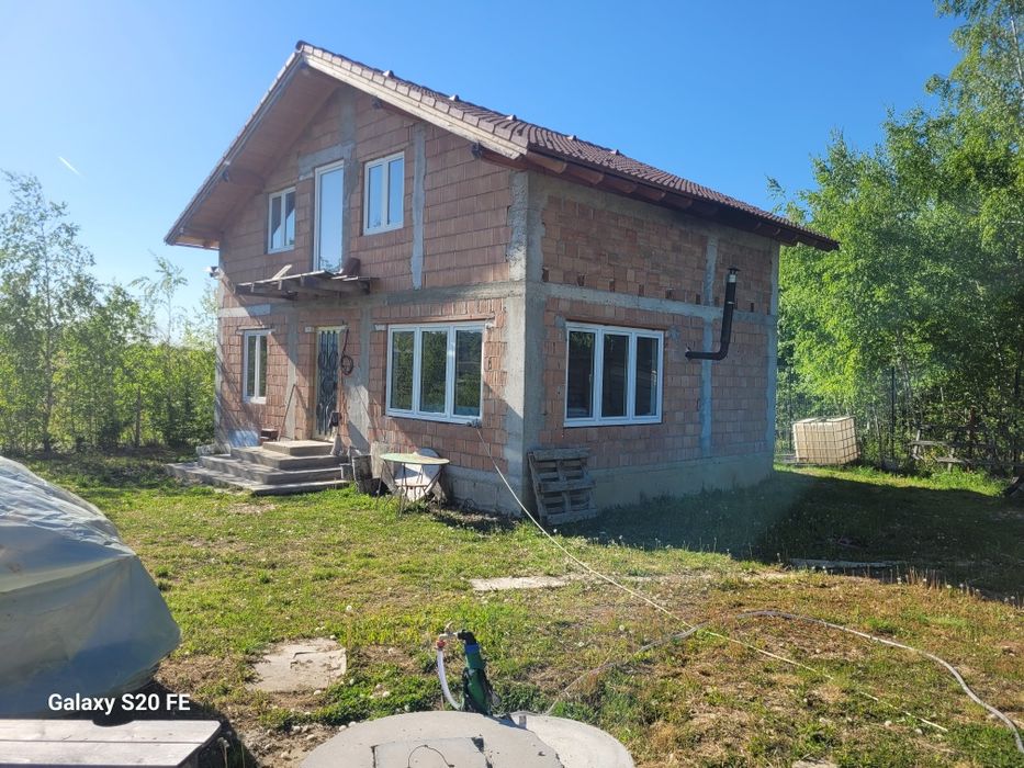 Vând casă pe Valea Avrigului,teren 1000 m