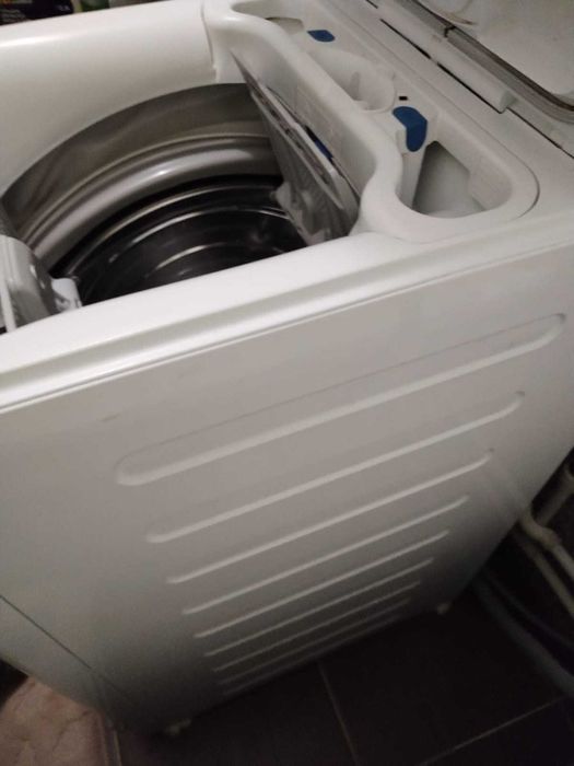 Продается стиральная машина Electrolux.