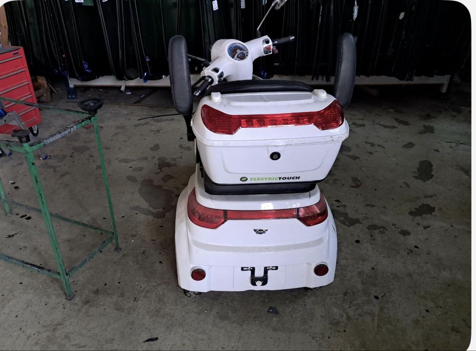 Scuter electric pentru persoane cu mobilitate redusa