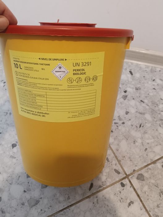 30 Recipiente Plastic Deșeuri Înțepătoare Tăietoare volum 10 Litri.