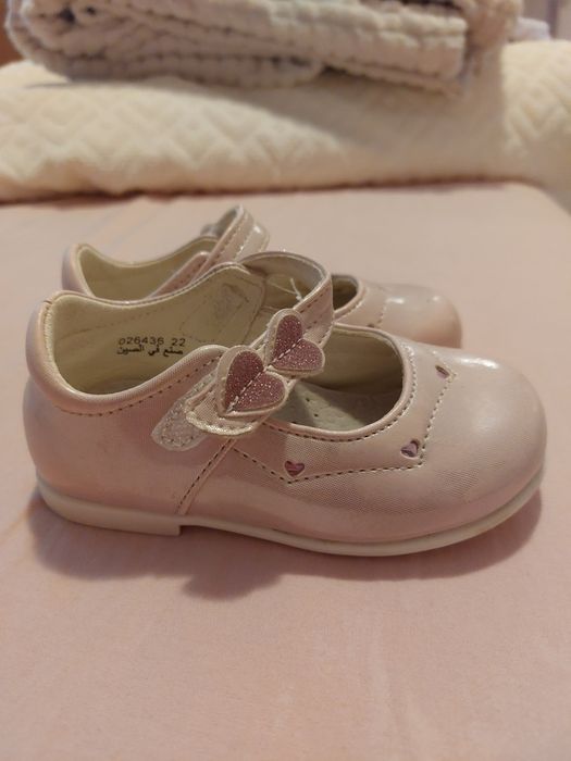 Бебешки обувки за момиченце номер 22