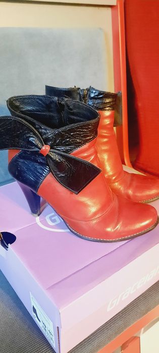 Vând botine moderne piele dama