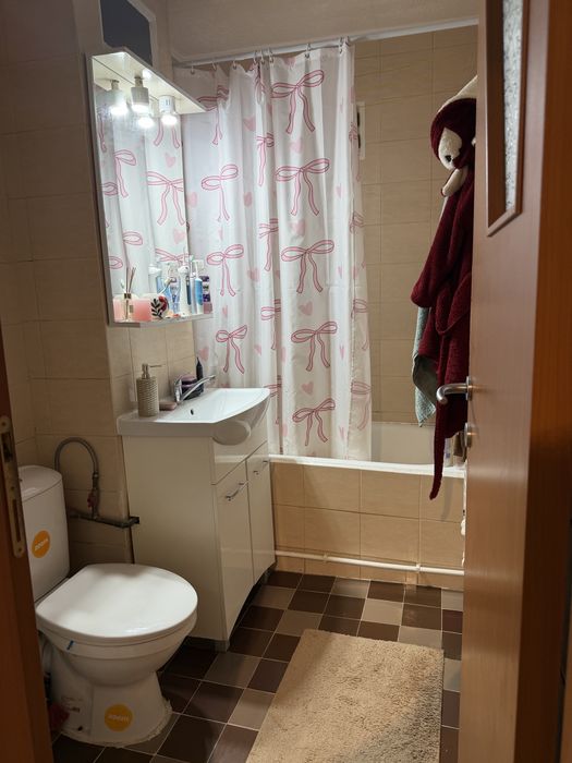 Vand apartament 2 camere, etaj 3/4, decomandat, Zona Soarelui( aproape de Spitalul Judetean, Carrefour)