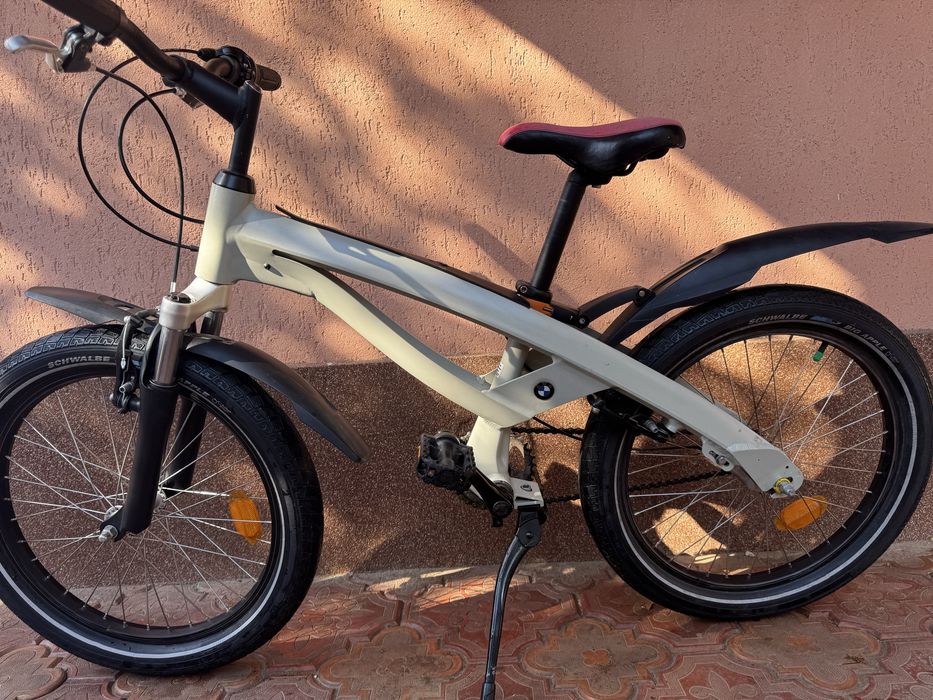 Bicicleta copii bmw 6-10 ani