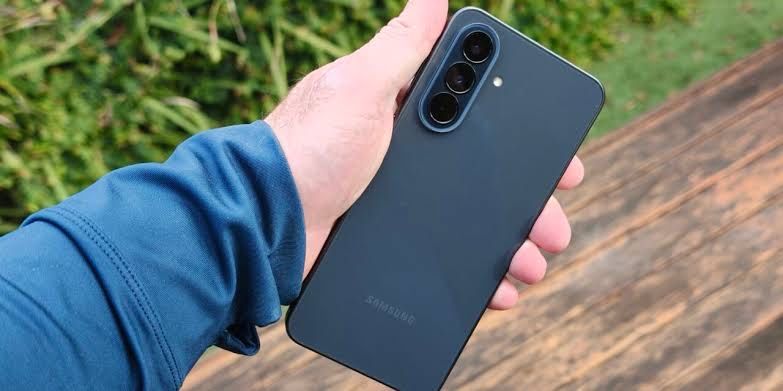 Продаётся Samsung A37 8/256gb Green в хорошем состаяние